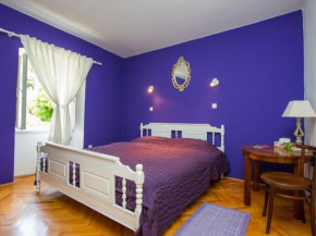 Guest House Gugily- Double Room with Shared Bathroom